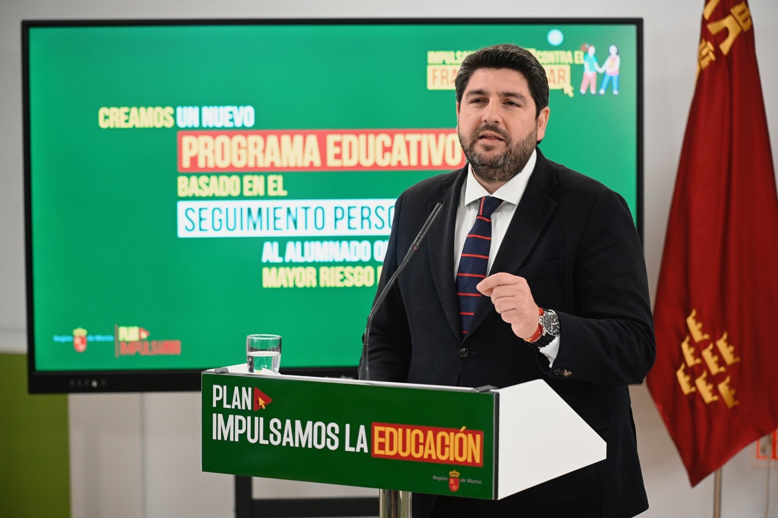 En este momento estás viendo López Miras anuncia la gratuidad de los libros de texto entre 3º de Primaria y 4º de ESO