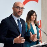 La ordenanza de movilidad prohibirá la circulación de los patinetes por las aceras y el resto de zonas peatonales