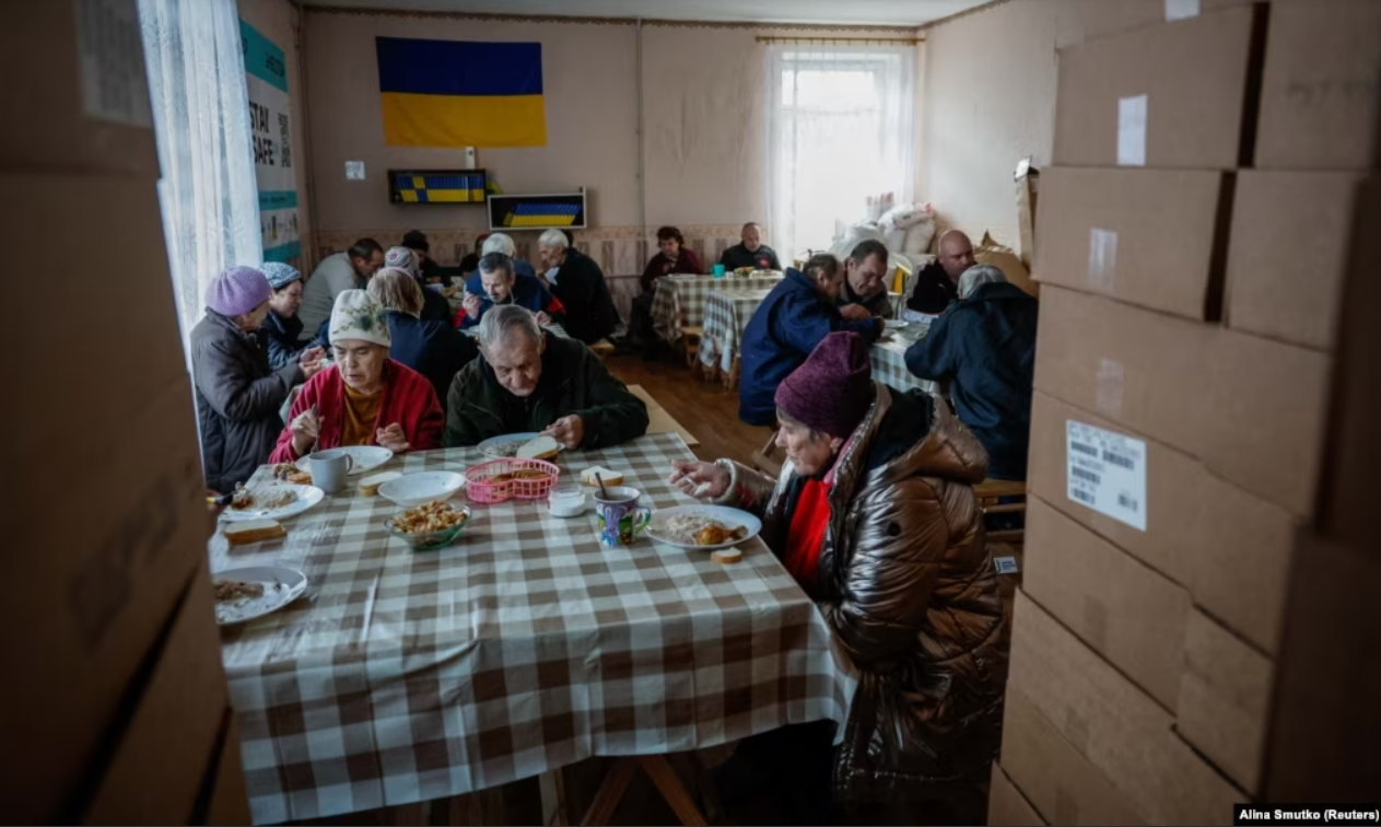 En este momento estás viendo Crisis Humanitaria en Ucrania: Cinco Millones de Vidas Desplazadas por la Guerra